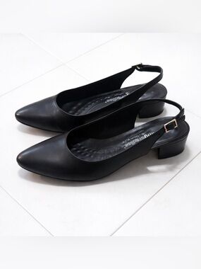 ✨ Almond-Toe Leather Slingback Pumps w Low Block Heel Size 7.5